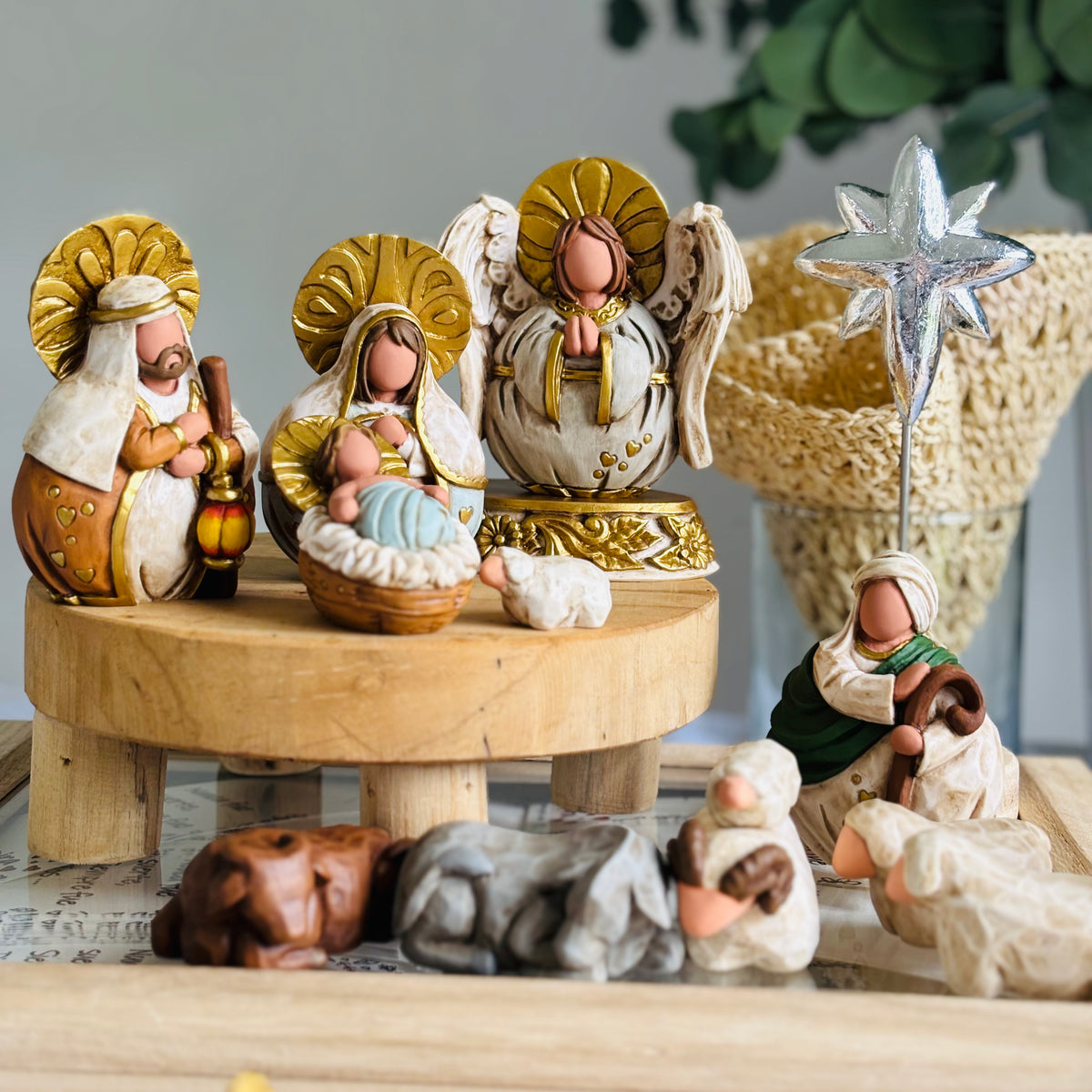 Pesebre Bolitas - colores alegres (las entregas en USA comenzarán en octubre 2025)