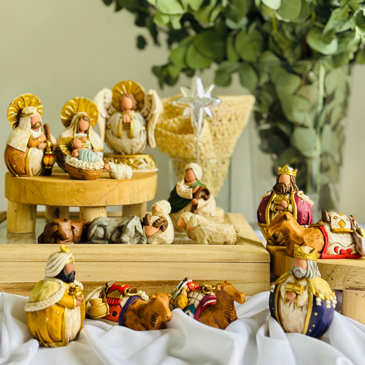 Pesebre Bolitas - colores alegres (las entregas en USA comenzarán en octubre 2025)